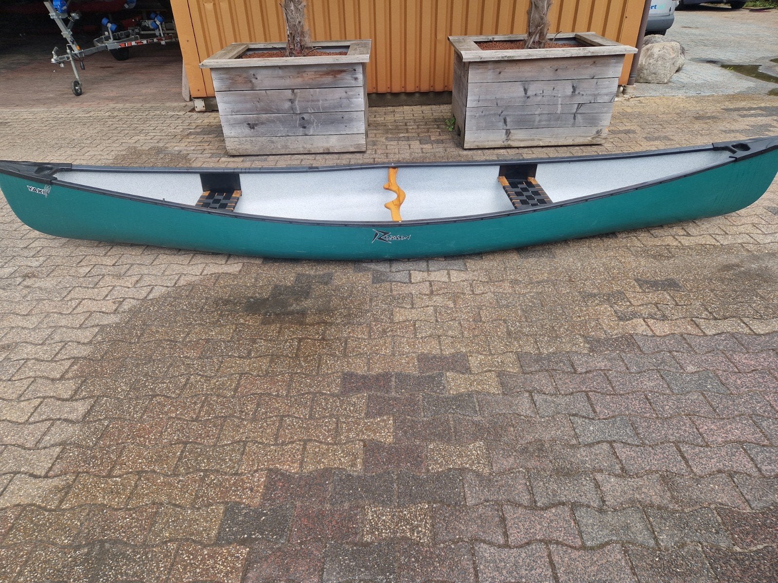 Robson Yaki Canadese Kano €325, Watersport en Boten, Kano's, Ophalen, Gebruikt, Met peddels, UK