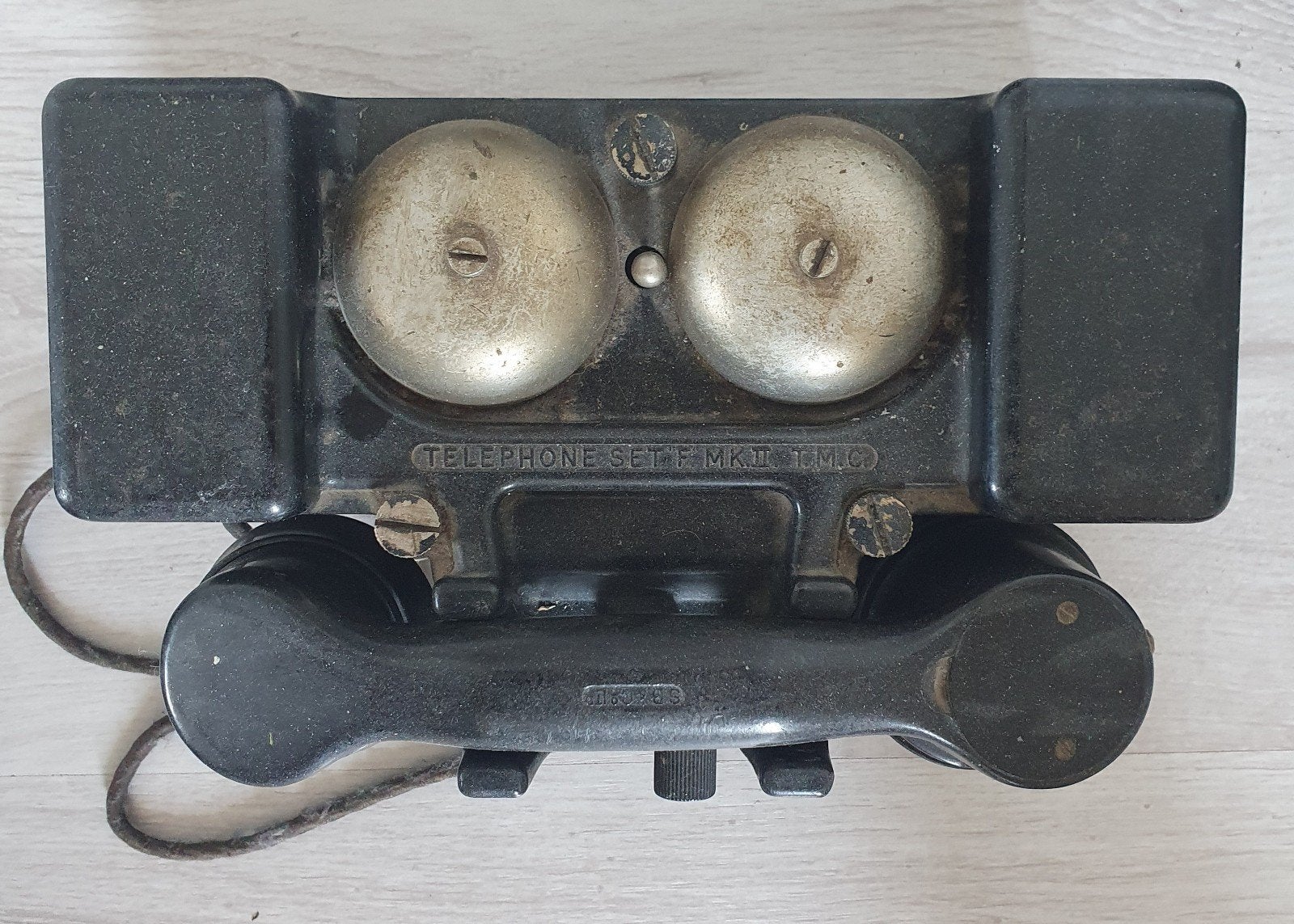 Antieke militaire veldtelefoon - Telephone Set F MKII T.M.C., Ophalen