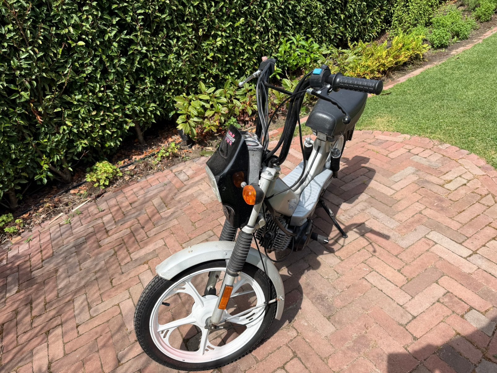 Tomos 65cc – geel kenteken, ~70 km/u + veel extra onderdelen, Fietsen en Brommers, Brommers | Tomos, Ophalen, Gebruikt, Maximaal 45 km/u