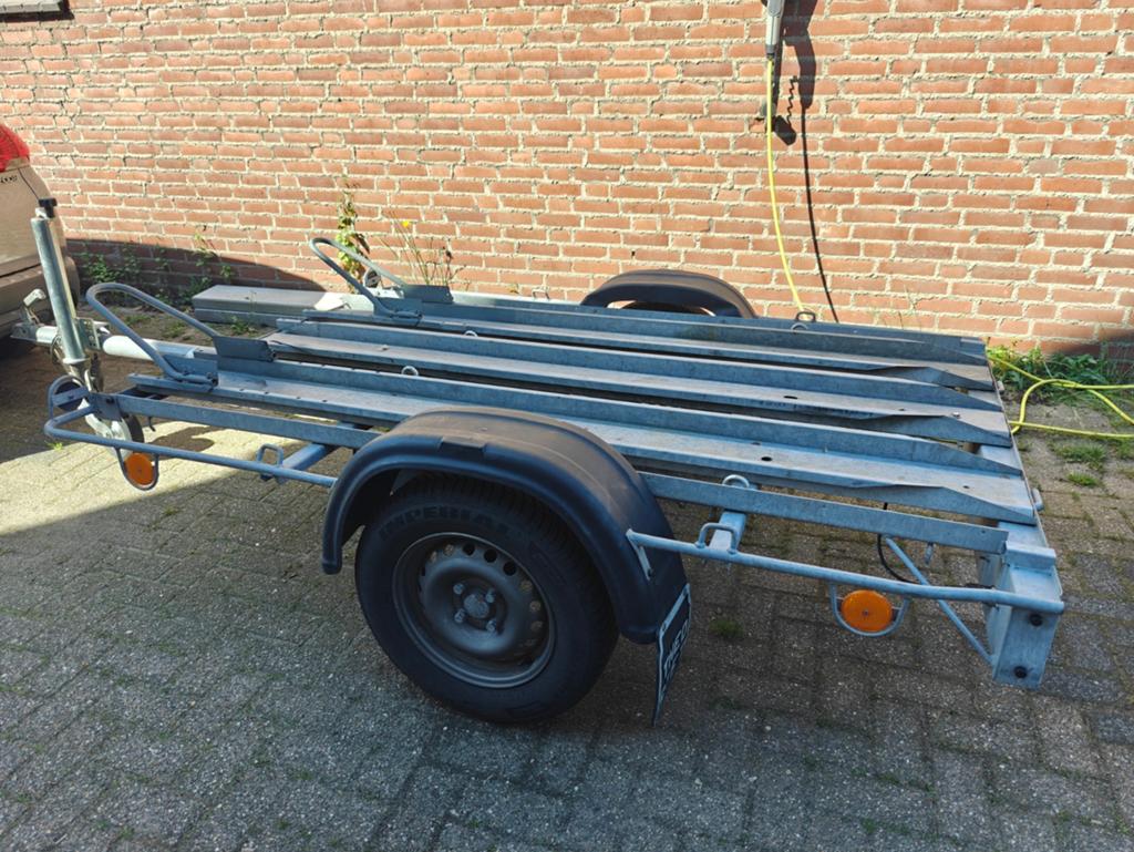 Motor aanhanger voor 1 of 2 motoren met Zwitserland vignet, Auto diversen, Aanhangers en Bagagewagens, Ophalen of Verzenden, Gebruikt