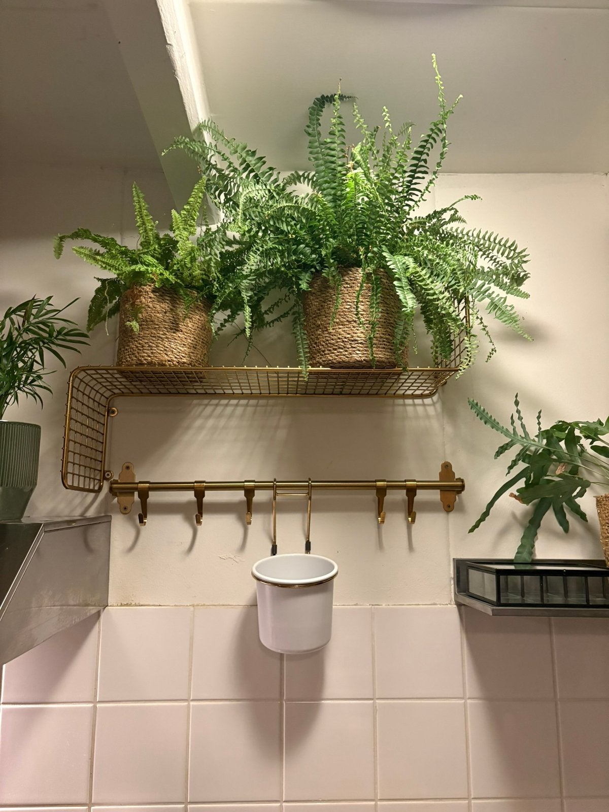 Golden rack with hangers, Ophalen, Zo goed als nieuw