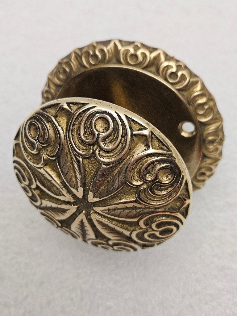 Klassieke, antieke ronde Deurknop / Deurklink (draaibaar), Doe-het-zelf en Verbouw, Hang- en Sluitwerk, Ophalen of Verzenden, Gebruikt