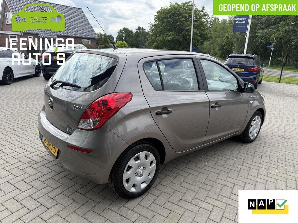 Hyundai i20 1.2i First Edition|Airco|34dkm|NAP, Auto's, Hyundai, Euro 5, Gebruikt, 4 cilinders, Bruin