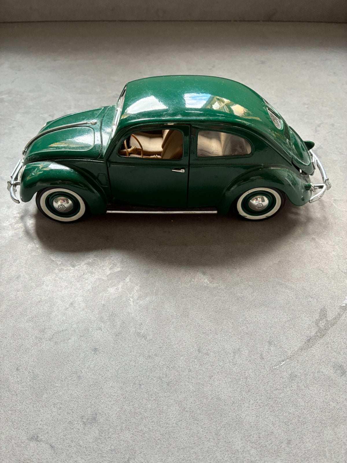 Volkswagen kever, Hobby en Vrije tijd, Modelauto's | 1:18, Ophalen of Verzenden, Zo goed als nieuw, Overige typen, Maisto