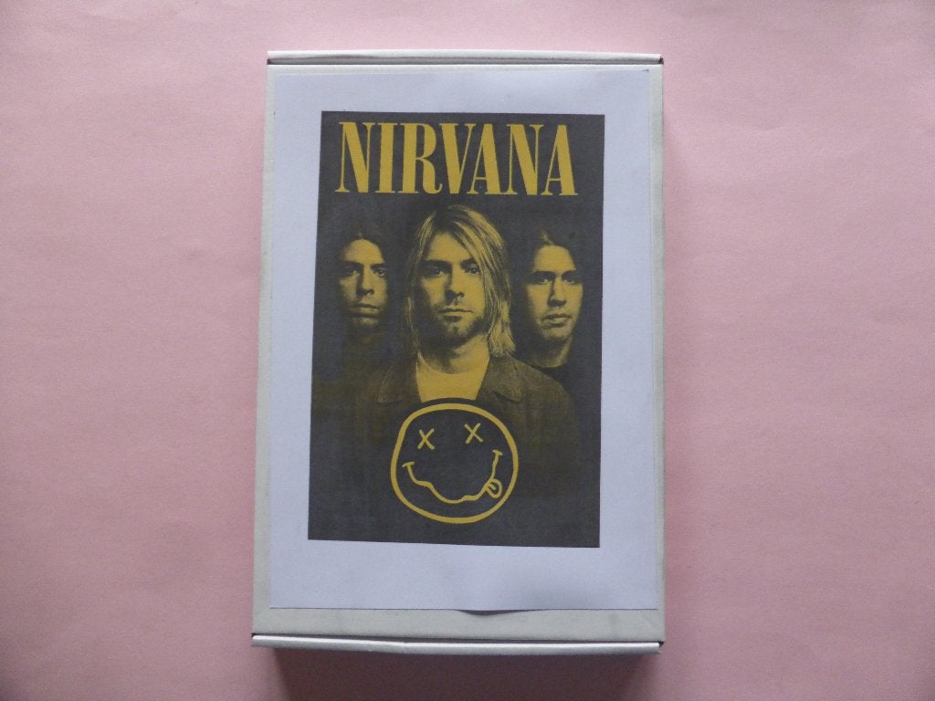 Nirvana Special, 2x Magazine, 3 CD’s , Ophalen of Verzenden, Zo goed als nieuw, Poprock