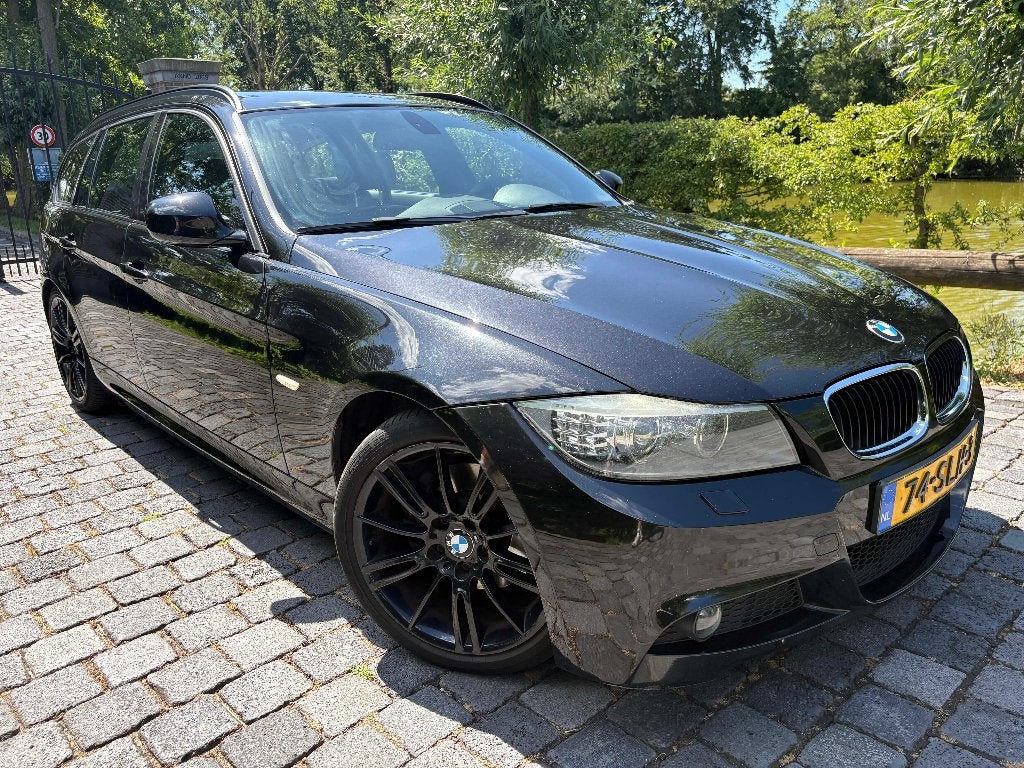 Bmw 3-Serie (E91 LCI) 320 TOURING 170PK M-SPORT Orgineel NLD, Achterwielaandrijving, 1995 cc, Zwart, 4 cilinders