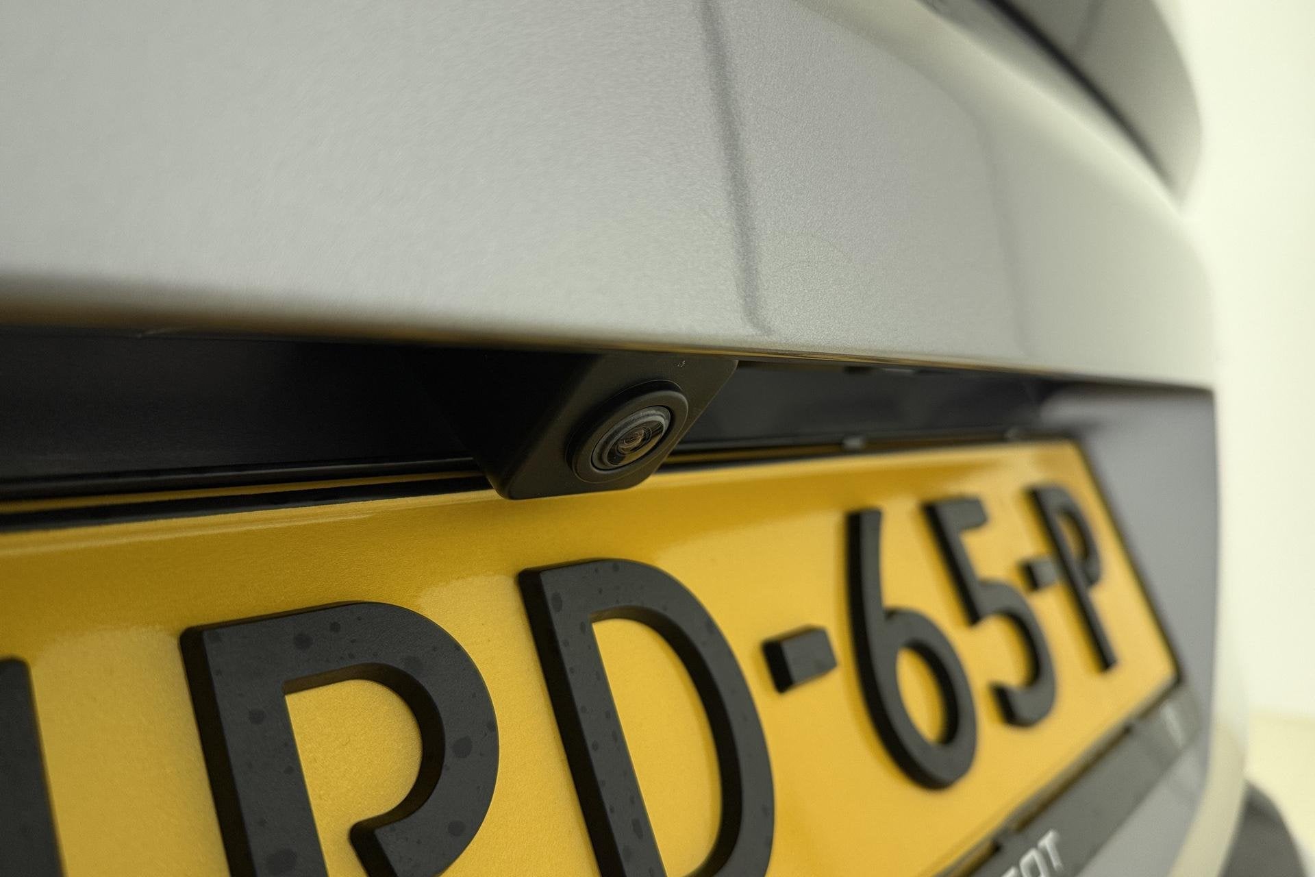 Peugeot 3008 1.2T 130pk GT | Achteruitrijcamera | Parkeersen, Voorwielaandrijving, 1199 cc, Leder en Stof, Parkeersensor