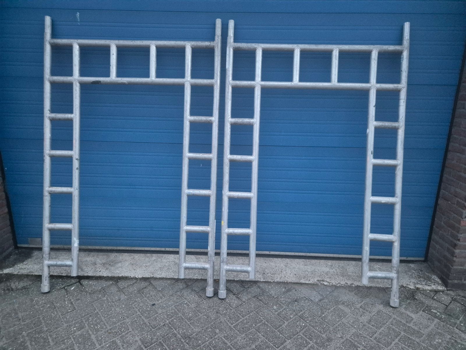 aluminium rolsteiger stoepframe doorloopframe, Doe-het-zelf en Verbouw, Steigers, Ophalen, Gebruikt, Rolsteiger of Kamersteiger