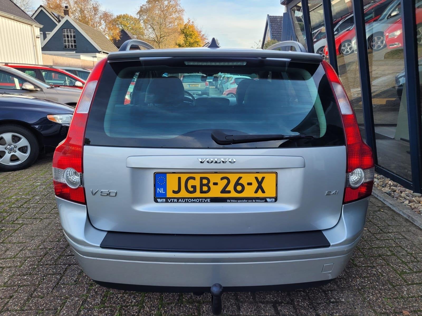 Volvo V50 2.4i Kinetic 170PK Automaat Youngtimer, Stof, Gebruikt, Zwart, 700 kg