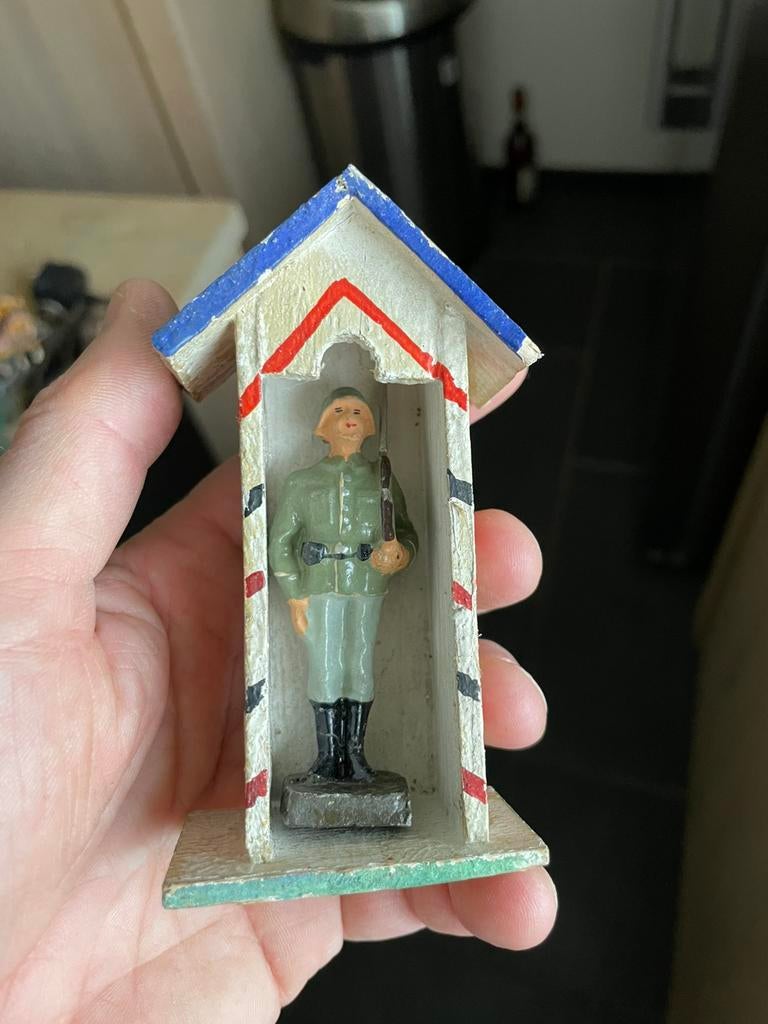 Wachthuisje met wh wachtsoldaat, Ophalen of Verzenden