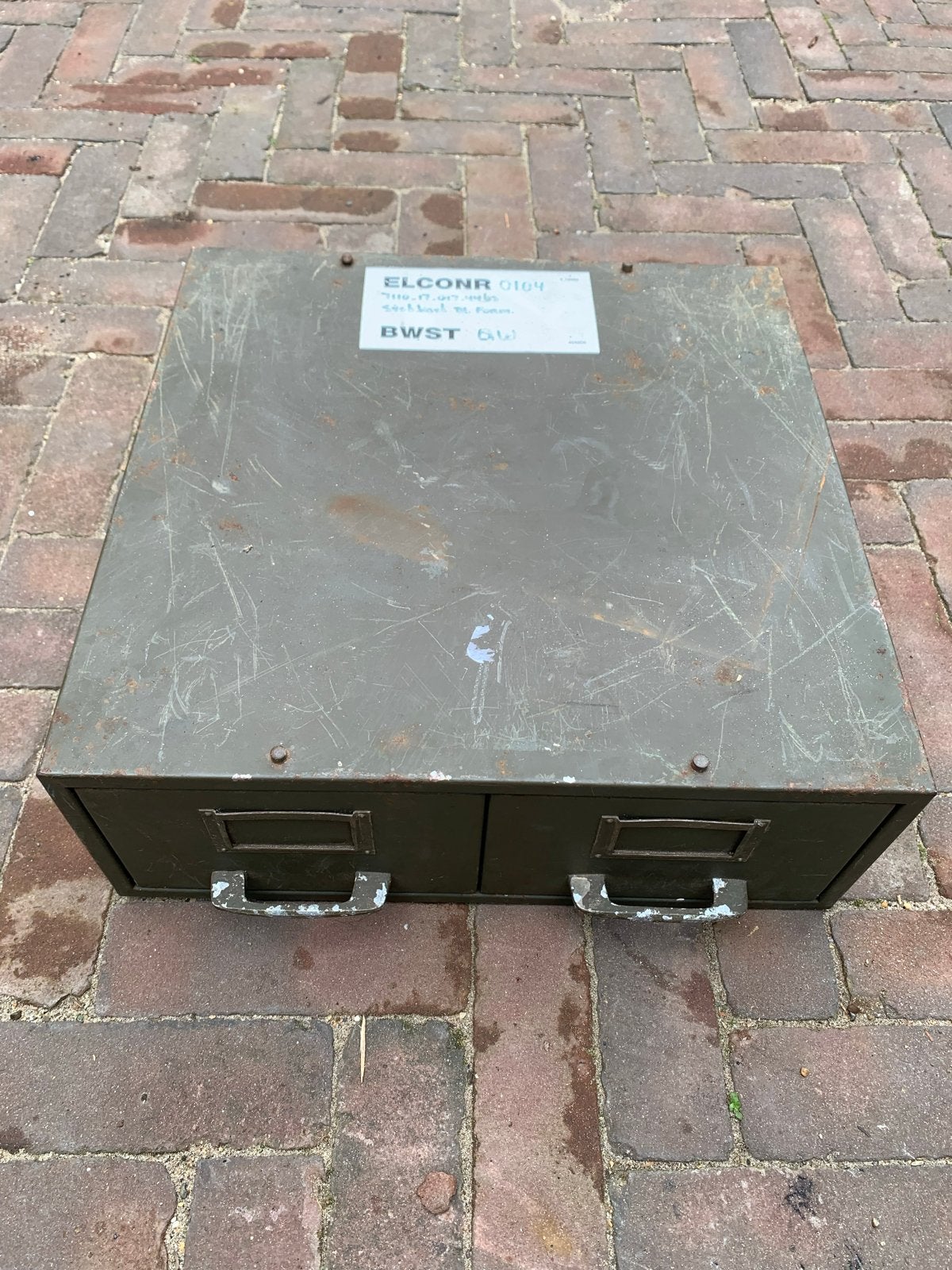 Robuuste ijzeren lade met twee compartimenten, Huis en Inrichting, Ophalen, Gebruikt, 1 of 2 laden, 50 tot 100 cm