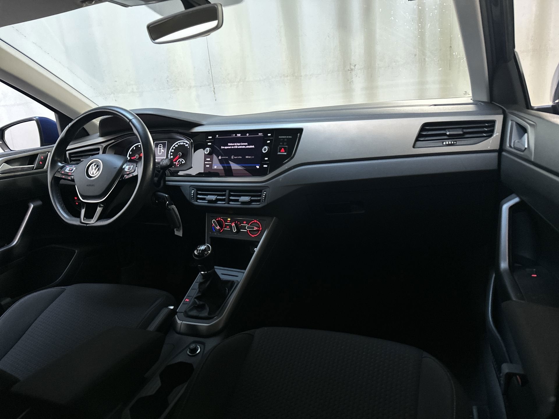 Volkswagen Polo 1.0 TSI Comfortline Parkeersensoren App-Conn, Auto's, Volkswagen, Voorwielaandrijving, Gebruikt, Met garantie (alle)