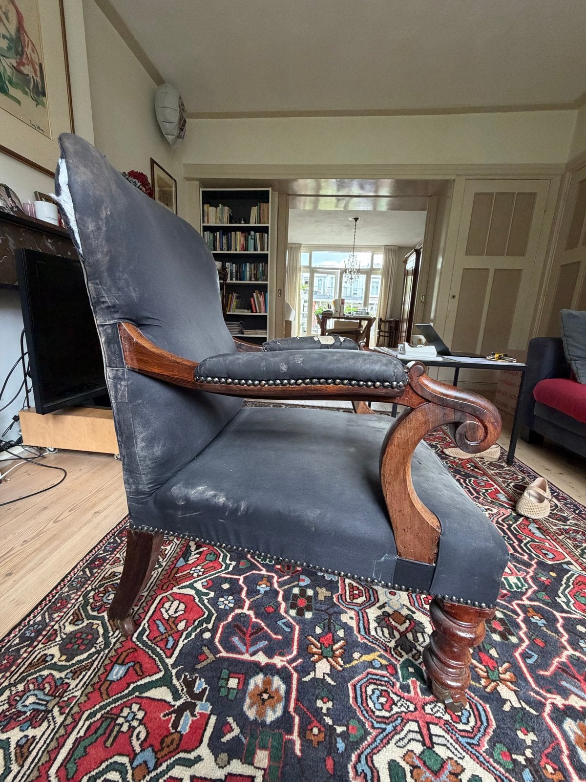 Antieke stoel/fauteuil met houten armleuningen - Opknapper, Ophalen