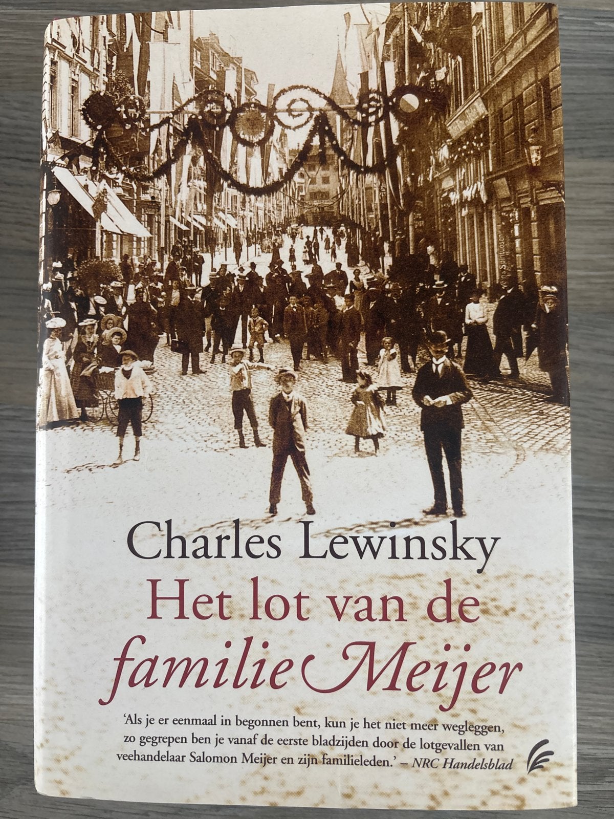 Het lot van de familie Meijer - Charles Lewinsky, Ophalen of Verzenden, Zo goed als nieuw, Europa overig