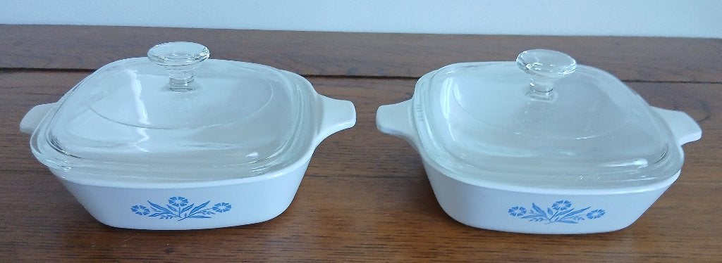Set van 2 Corningware korenbloem ovenschaaltjes P-41-B, Ophalen of Verzenden, Zo goed als nieuw, Wit, Overige merken