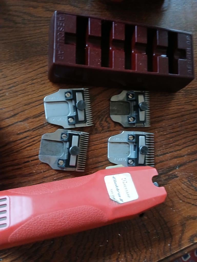 Te koop aesculap met 4 scheerkoppen., Dieren en Toebehoren, Honden-accessoires, Ophalen of Verzenden