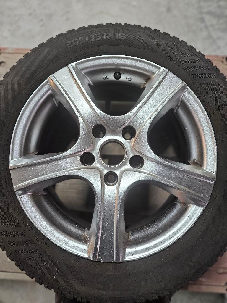 velgen + banden  volkswagen seat skoda 16inch all season, Auto-onderdelen, Banden en Velgen, Ophalen, Gebruikt, Velg(en), 16 inch