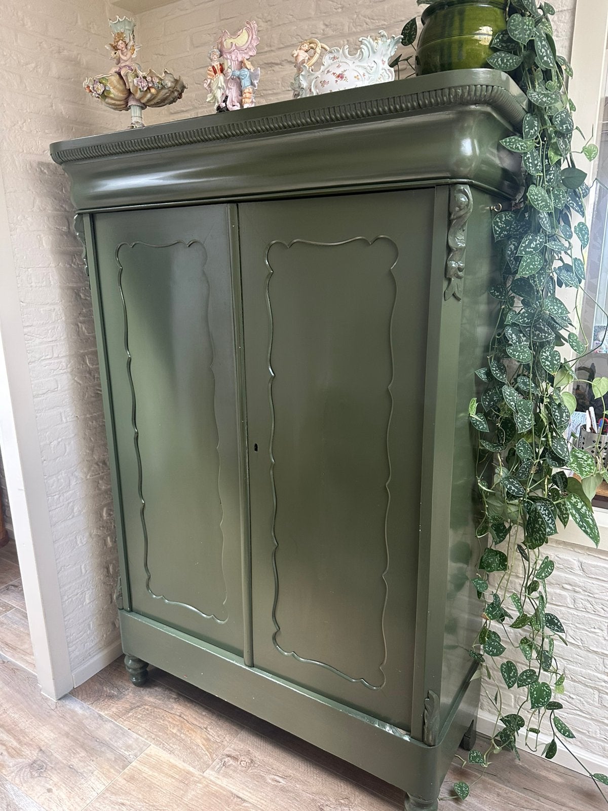Antieke kast groen gelakt, Ophalen