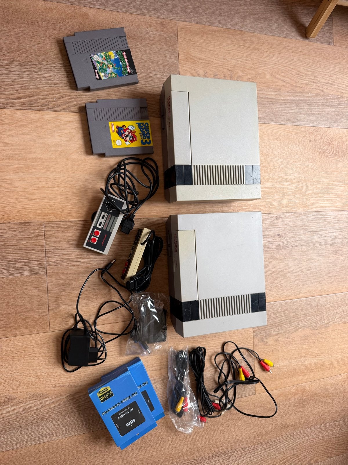 2 Nintendo NES sets voor de verzamelaar, Ophalen of Verzenden, Gebruikt, Met 2 controllers, Met games