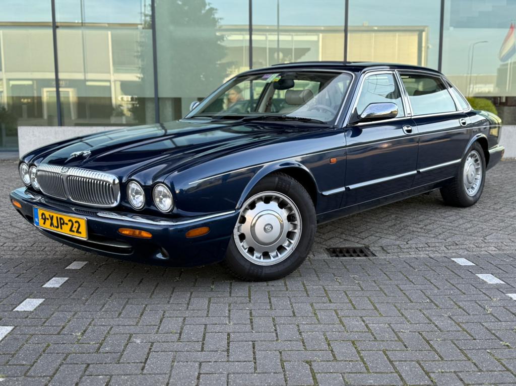 Daimler Eight Jaguar XJ 4.0 V8 LWB APK BTW-auto Schuifdak, Achterwielaandrijving, Stoelverwarming, 1700 kg, Bedrijf