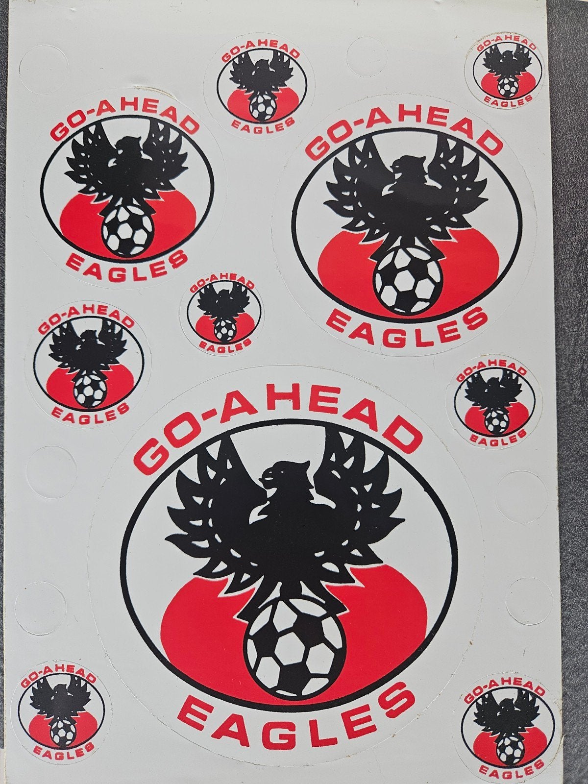 Go-Ahead Eagles Stickers - Diverse Maten, Ophalen of Verzenden, Nieuw, Sport