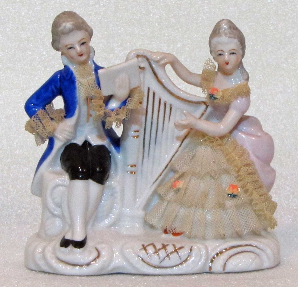 miniatuur harp van porselein met harpiste en zanger, Ophalen of Verzenden