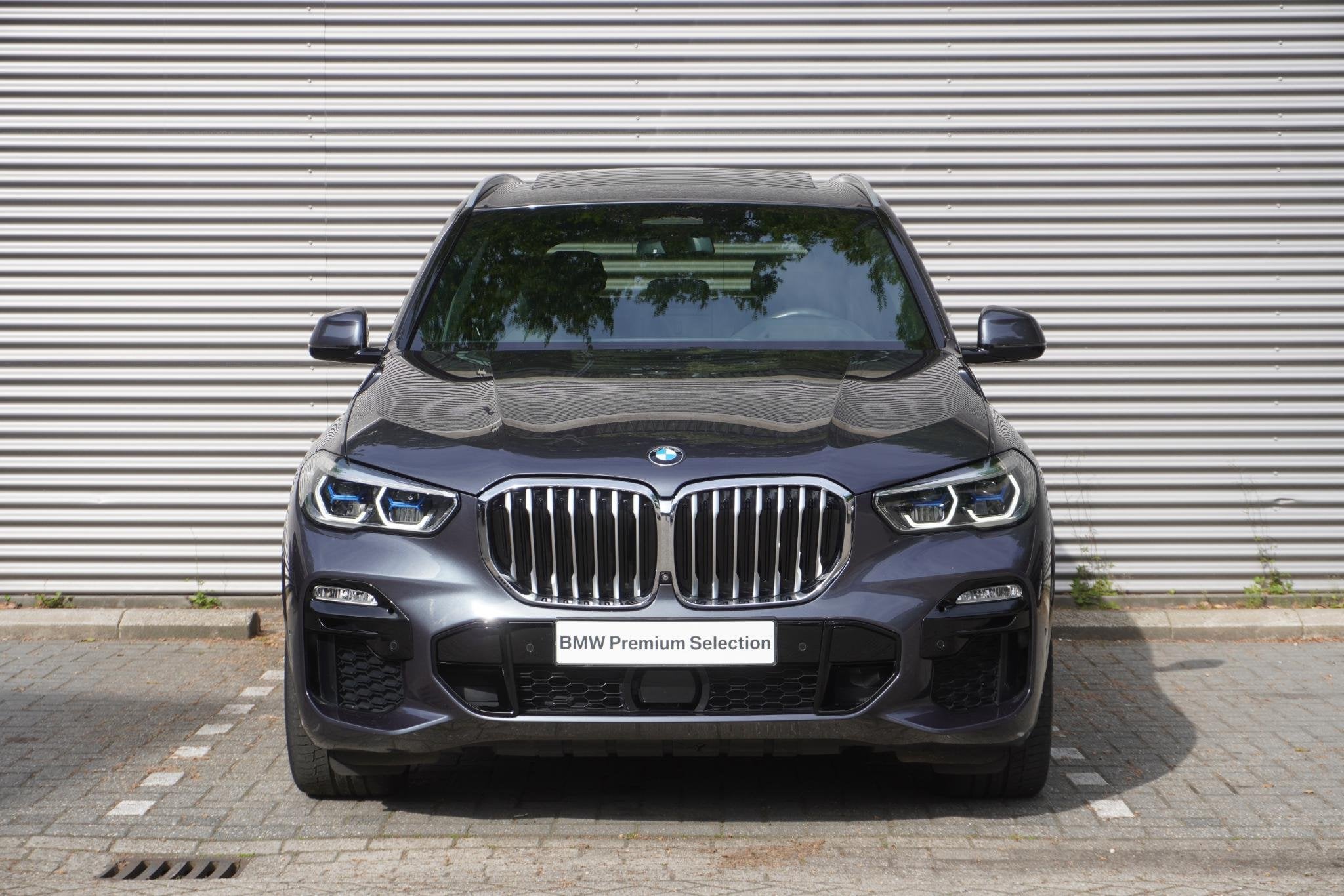 BMW X5 xDrive45e | M Sportpakket | Glazen panoramadak | Driv, Auto's, Stof, Gebruikt, 394 pk, Met garantie (alle)