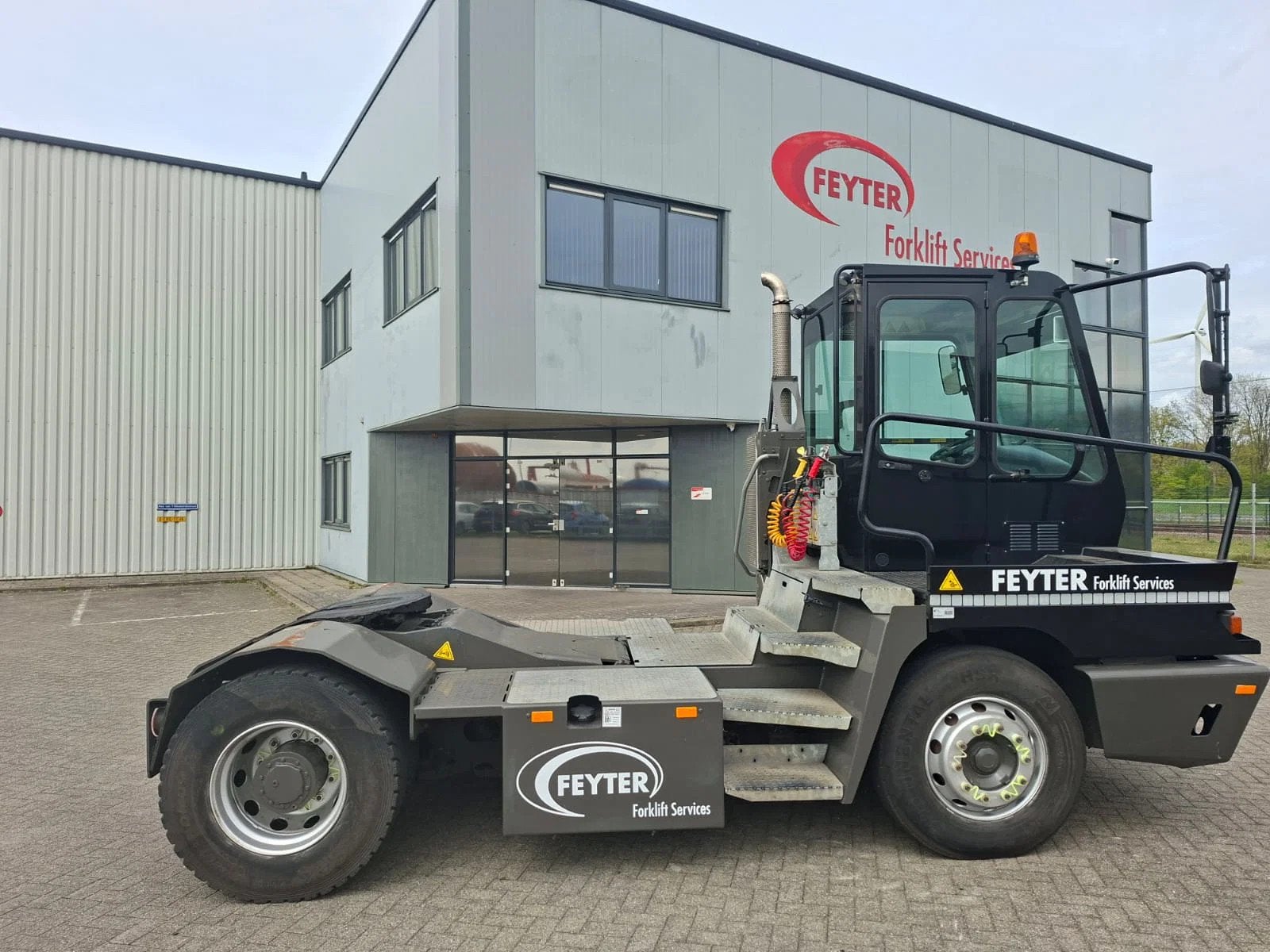 Terberg YT 222 4x2 aangedreven terminal trekker (bj 2016), Zakelijke goederen, Diesel, Overige typen, Terberg