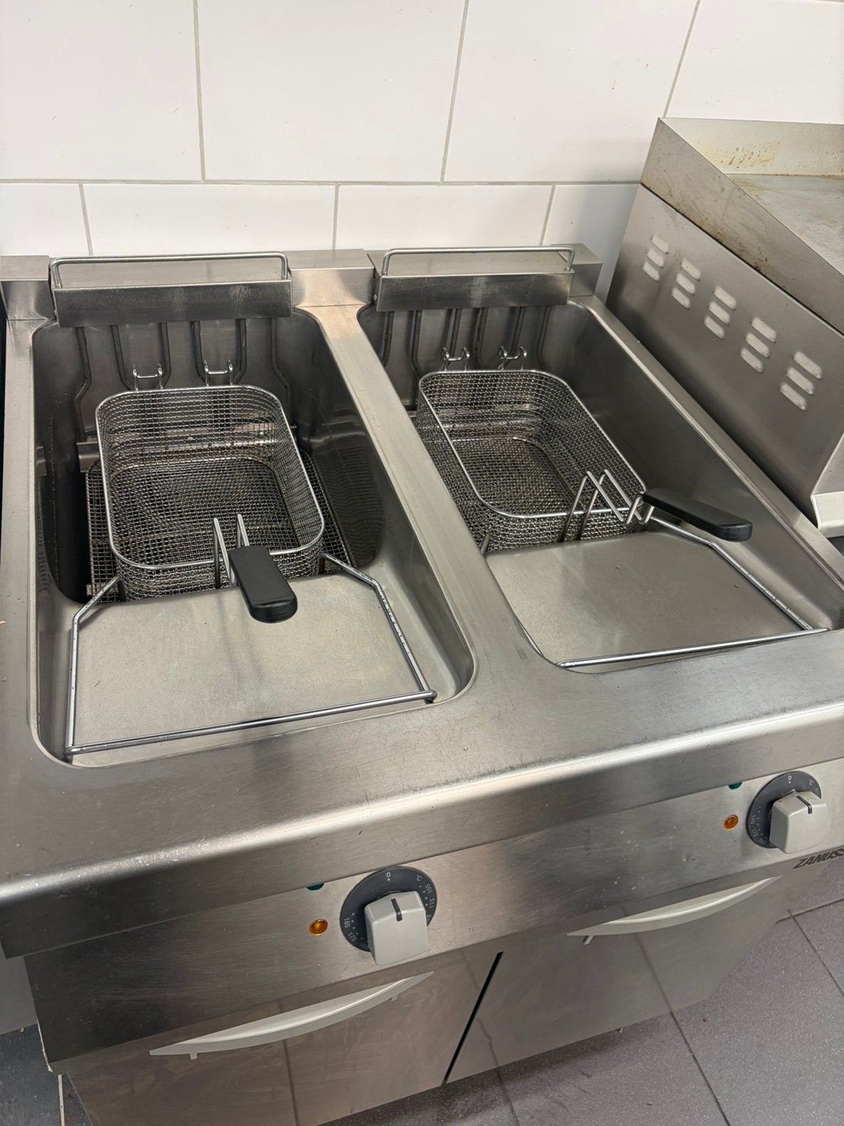 Zanussi Professionele Dubbele Friteuse 2x 15 Liter – 400V, 4 liter of meer, Ophalen of Verzenden, Zo goed als nieuw