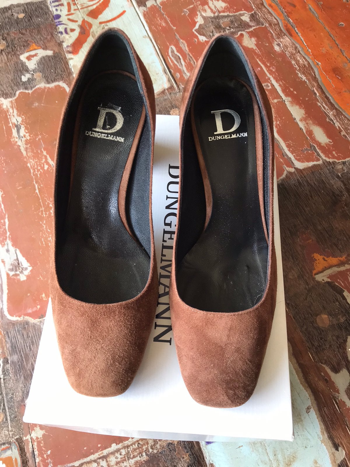 Mooie pumps van Dungelmann, maat 38, Kleding | Dames, Verzenden, Zo goed als nieuw, Bruin