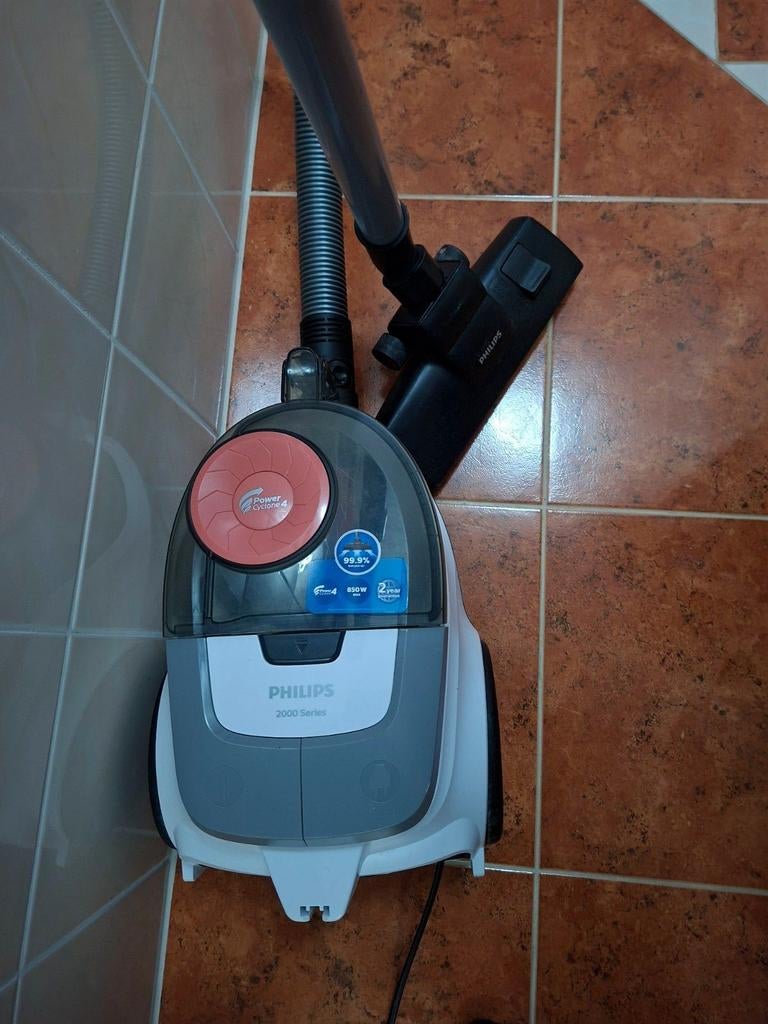 Philips stofzuigers 850 w, Witgoed en Apparatuur, Stofzuigers, Ophalen of Verzenden, Zo goed als nieuw