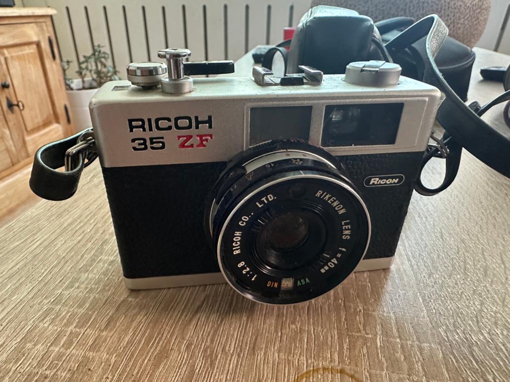 Ricoh 35 ZF analoge camera met afneembare flitser, Ophalen, Gebruikt, Compact, Overige Merken