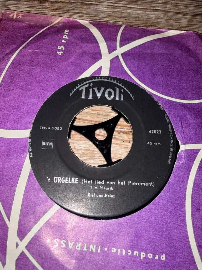 Giel en Heinz - 't Orgelke / Rosa Polka (Single, 45 toeren), Voor 1960, 7 inch, Ophalen of Verzenden, Zo goed als nieuw