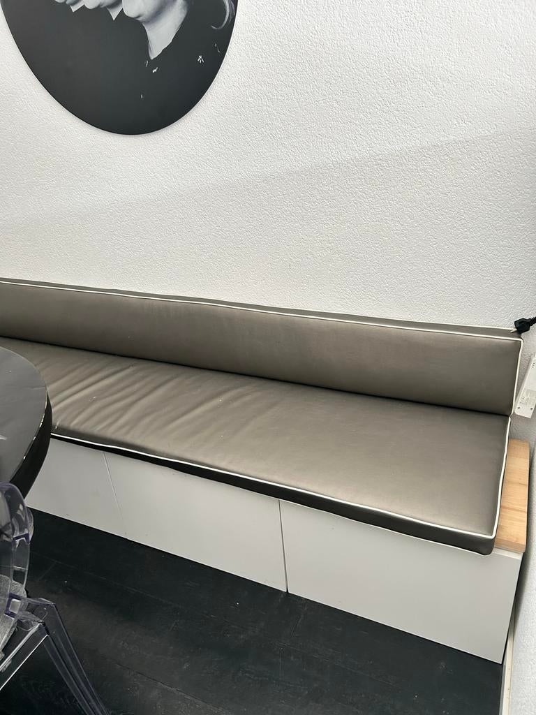 leren kussen voor eetbanken evt ook nog de houten plank, Gebruikt, Minder dan 75 cm, Driepersoons, Leer