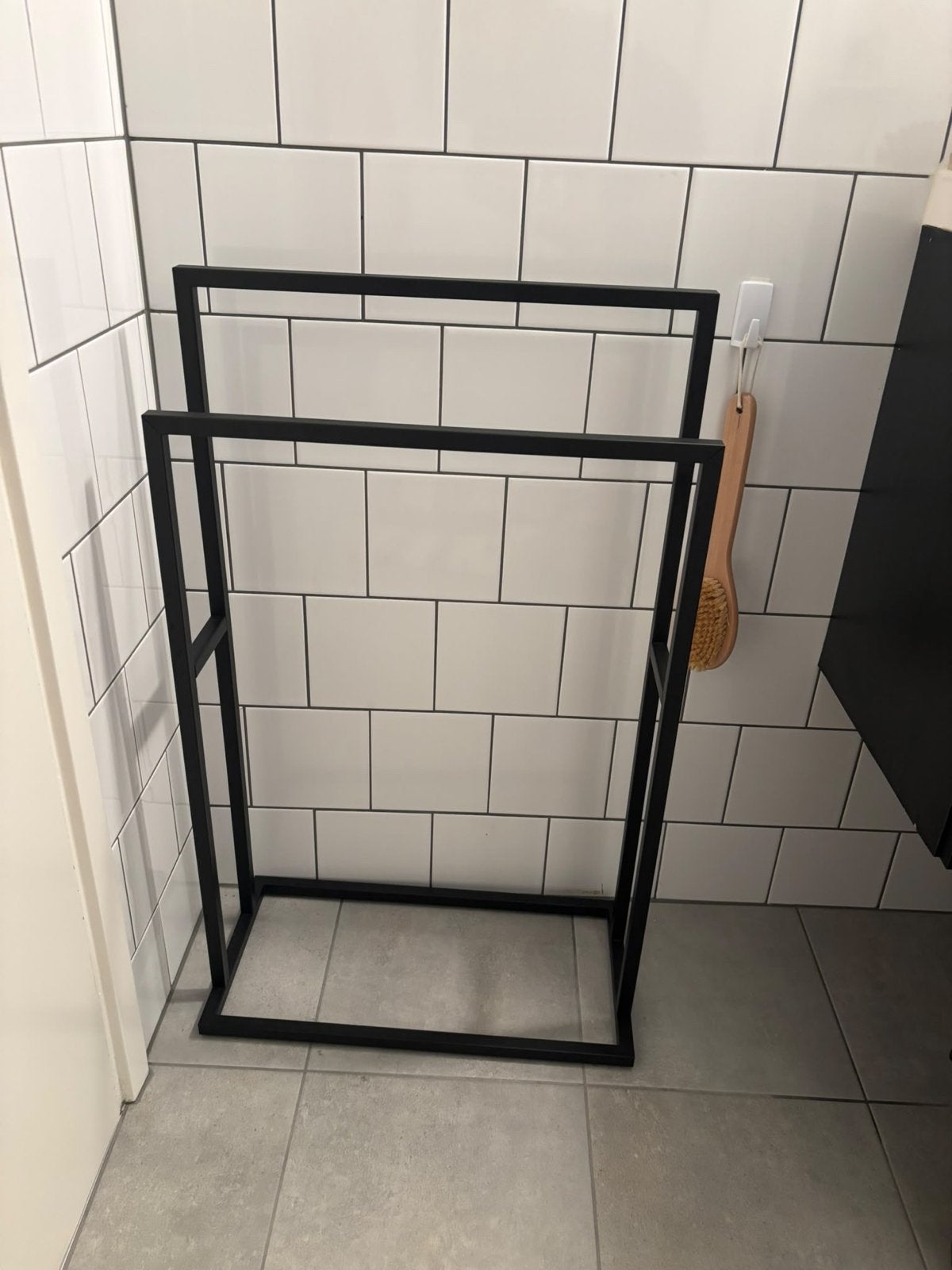 Zwart metalen handdoekenrek, Ophalen, Zo goed als nieuw