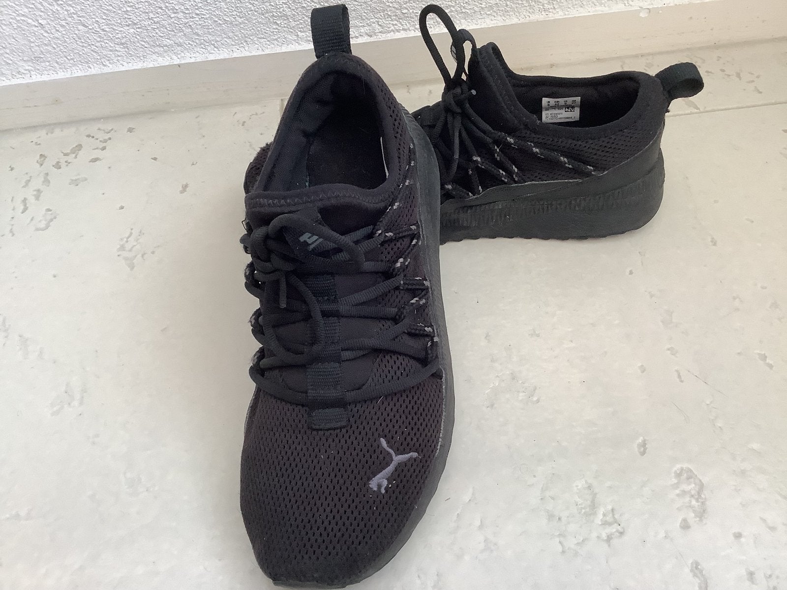 puma zwarte sneakers softfoam maat 42 heren dames, Ophalen of Verzenden, Zwart, Sneakers of Gympen