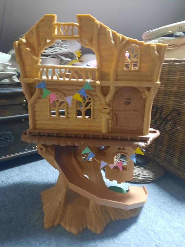 Sylvanian families boomhut, Kinderen en Baby's, Speelgoed | Poppenhuizen, Ophalen of Verzenden, Zo goed als nieuw, Poppenhuis