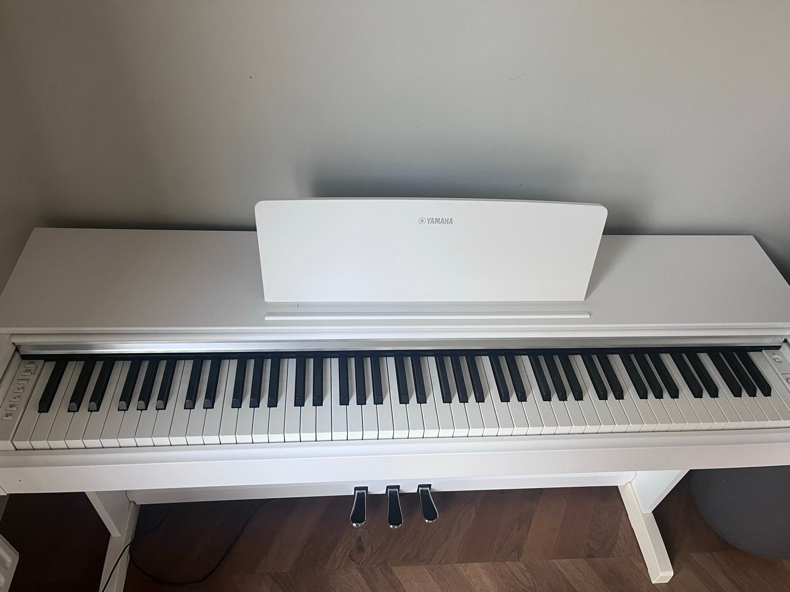 Yamaha Arius YDP-143 digitale piano wit - z.g.a.n., Muziek en Instrumenten, Piano's, Ophalen, Wit, Digitaal, Zo goed als nieuw