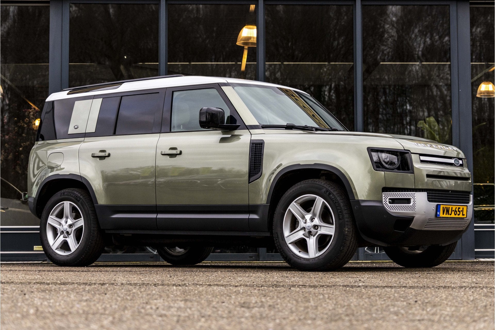 Land Rover Defender Hard Top 3.0 D250 110 MHEV SE EX.BTW, Auto's, 249 pk, Euro 6, 2996 cc, Leder