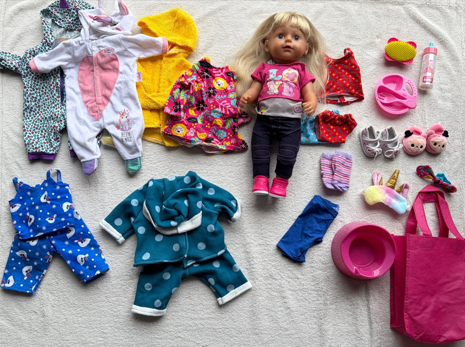 Baby Born pop met veel kleding en accessoires, Kinderen en Baby's, Speelgoed | Poppen, Ophalen of Verzenden, Gebruikt, Babypop