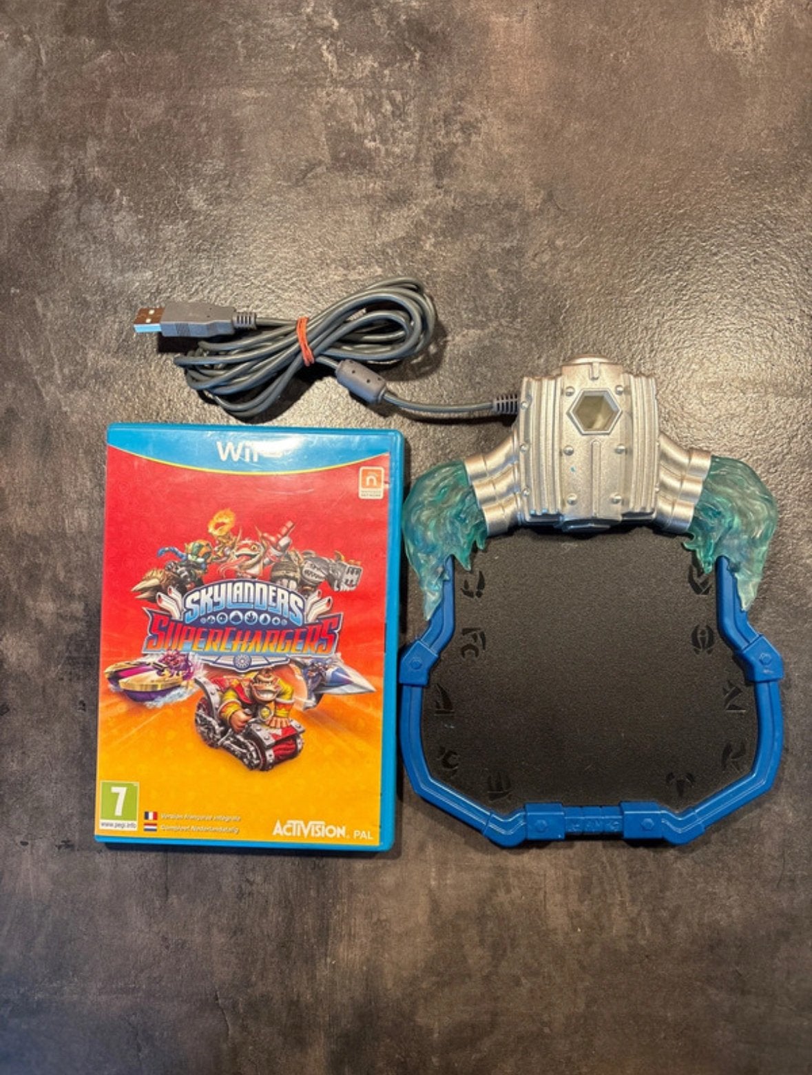 Skylanders SuperChargers Wii U met Portal en USB-kabel, Avontuur en Actie, Gebruikt, 1 speler, Eén computer