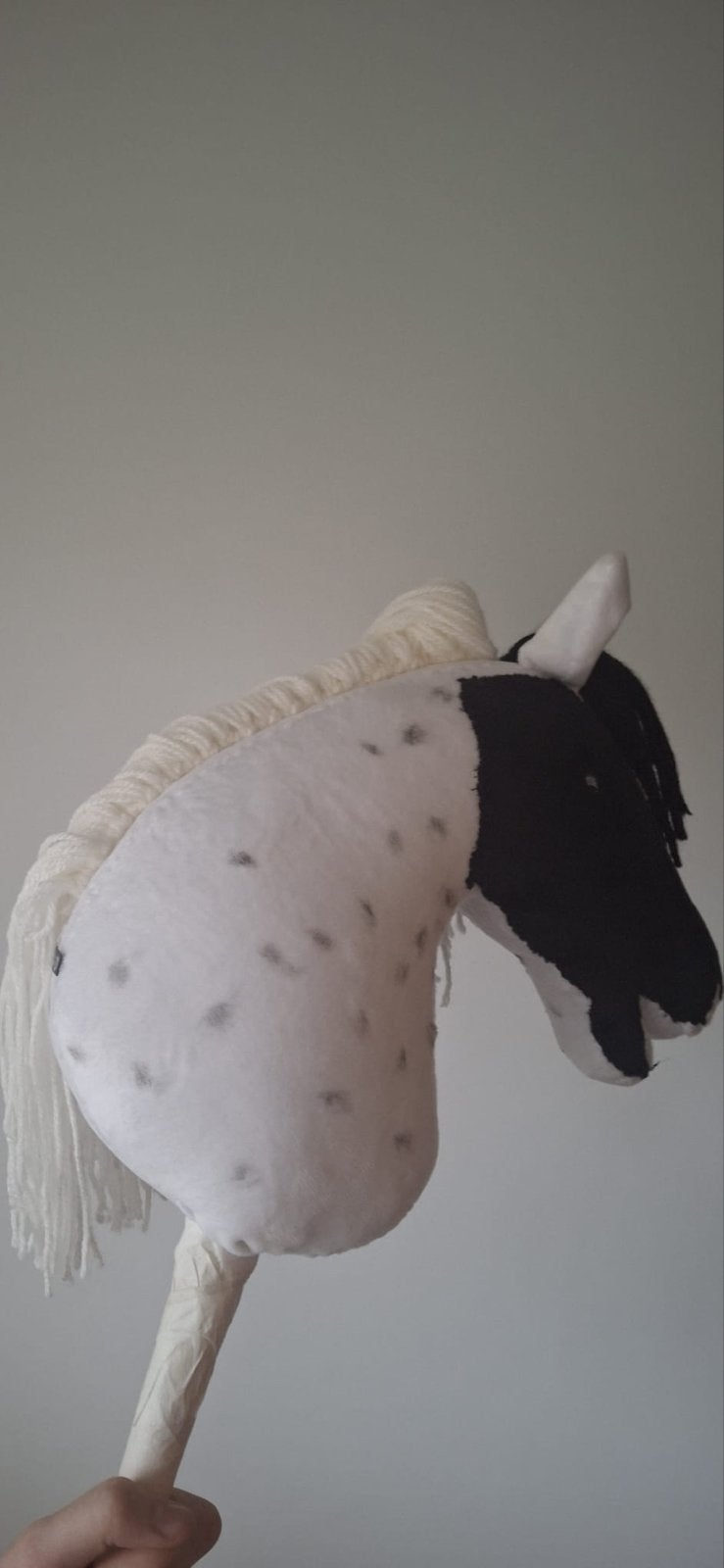 Hobbyhorse zwart-wit gevlekt handgemaakt, Ophalen of Verzenden, Zo goed als nieuw, Jongen of Meisje