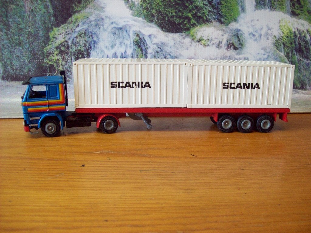 Tekno - Scania 142 H -V8 - containertrailer met 2 containers, Ophalen of Verzenden, Zo goed als nieuw, Bus of Vrachtwagen, Tekno