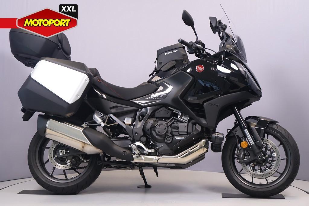 Honda NT 1100 DCT (bj 2022), Honda Motor Europe Ltd, Bedrijf, Toermotor, Customer.service@honda-eu.com