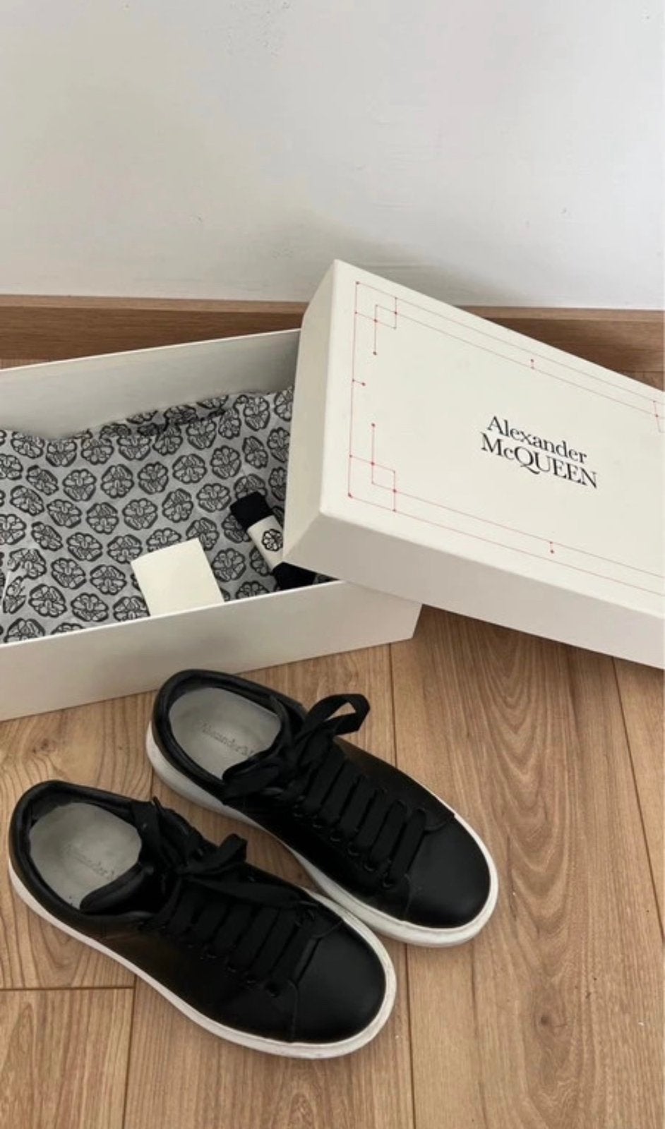 Alexander McQueen Sneakers Zwart - Maat 40, Kleding | Heren, Ophalen of Verzenden, Zo goed als nieuw, Zwart, Sneakers of Gympen