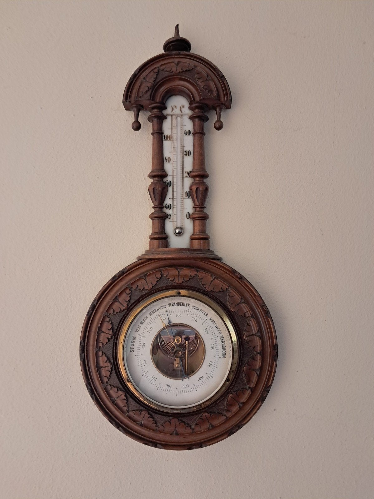 Antieke barometer, Ophalen