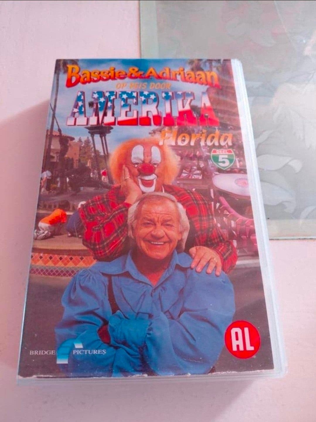 Bassie en Adriaan op reis door Amerika Florida videoband., Ophalen of Verzenden, Gebruikt, Kinderprogramma of -film, VHS