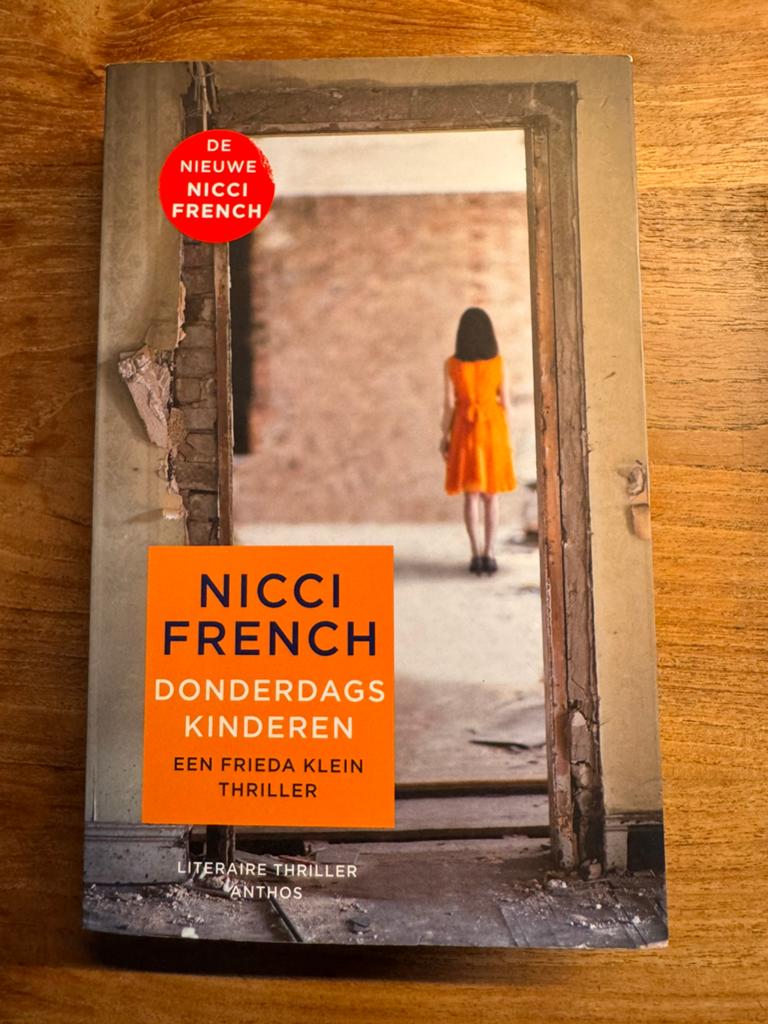 Nicci French, Donderdagskinderen, Ophalen of Verzenden, Gelezen