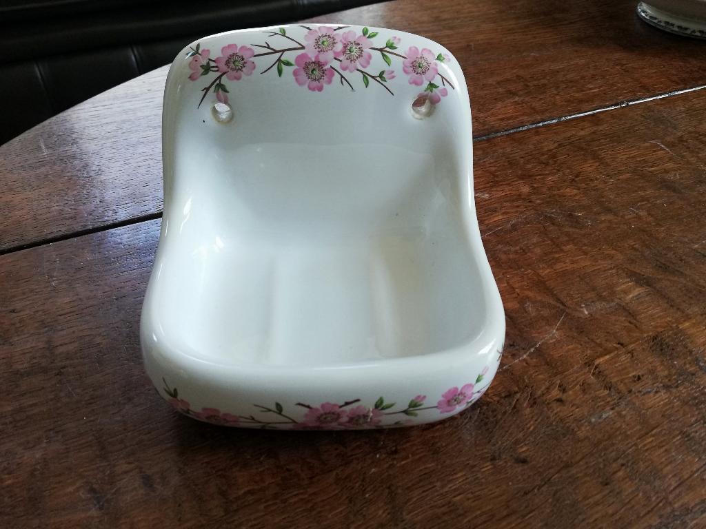 Roze gebloemd fonteintje incl. kraan en zeepbakje, Ophalen