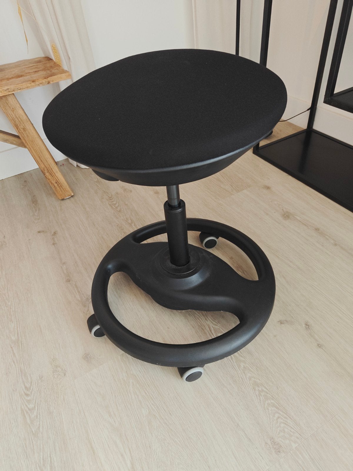 Zwarte Tabouret / Salon- of Werkstoel op wielen, Ophalen, Zo goed als nieuw